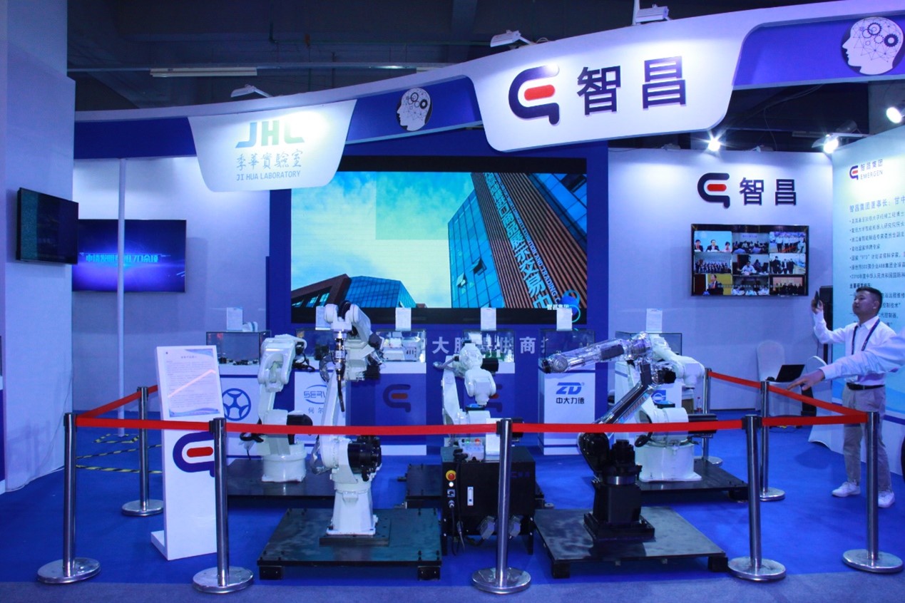 從智能工廠到透明工廠 工業(yè)機(jī)器人企業(yè)的進(jìn)化之路